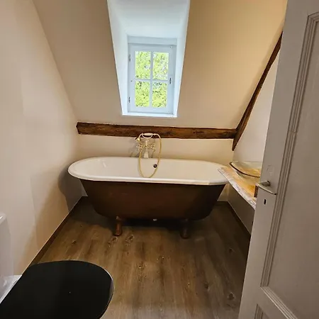 Pensionat -berry Artdeco- Im Chateau Thor Lontzen