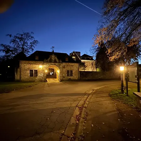 -berry Artdeco- Im Chateau Thor Pensionat *