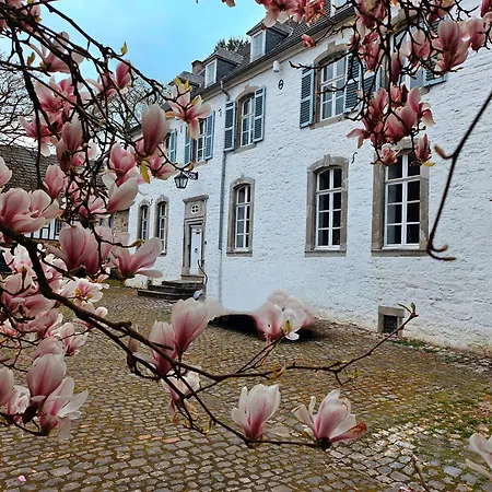 -berry Artdeco- Im Chateau Thor Pensjonat